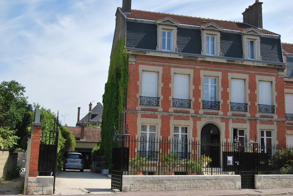 Chambre D'Hotes L'Ambroise Troyes Bagian luar foto